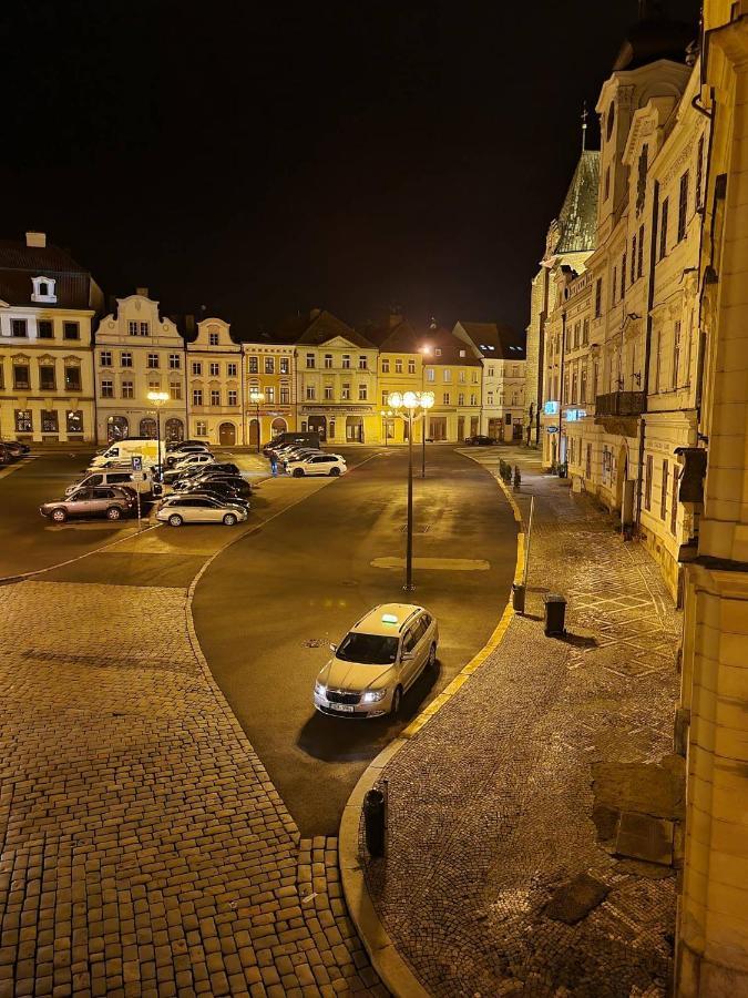 Podkrovni Studio Na Velkem Namesti S Wi-Fi Zdarma Hradec Králové Zewnętrze zdjęcie