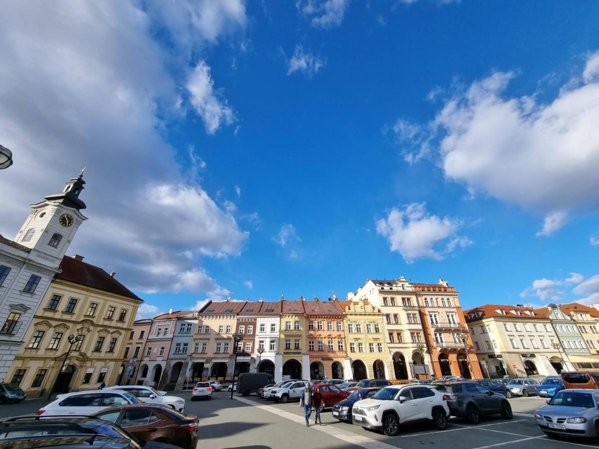 Podkrovni Studio Na Velkem Namesti S Wi-Fi Zdarma Hradec Králové Zewnętrze zdjęcie